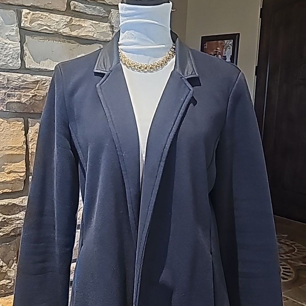 Polyester/ cotton blend fabric jacket size large